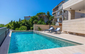 Cozy Apartment In Crikvenica